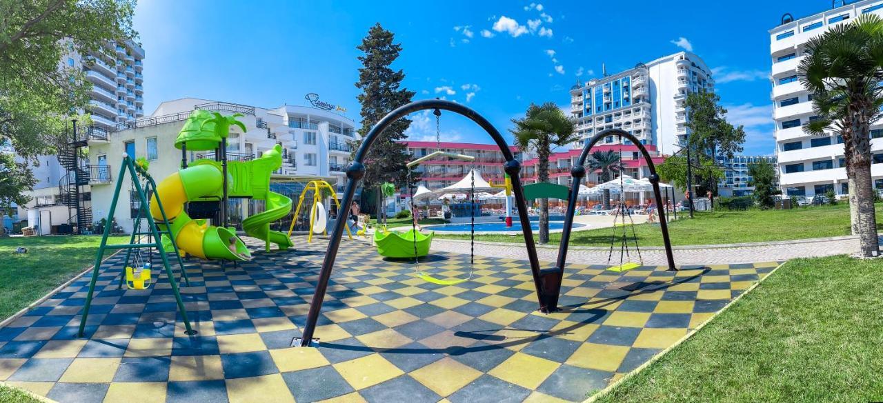 Flamingo Beach Hotel 써니비치 외부 사진