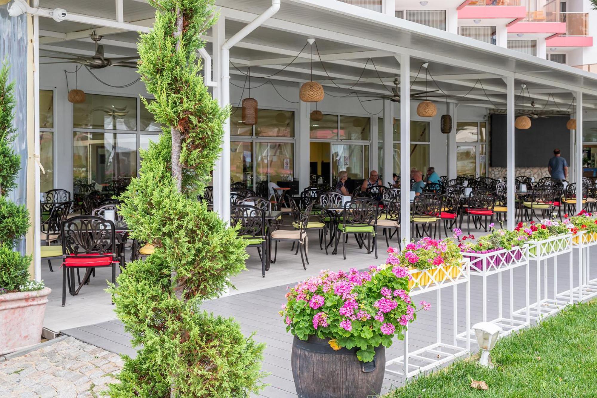 Flamingo Beach Hotel 써니비치 외부 사진