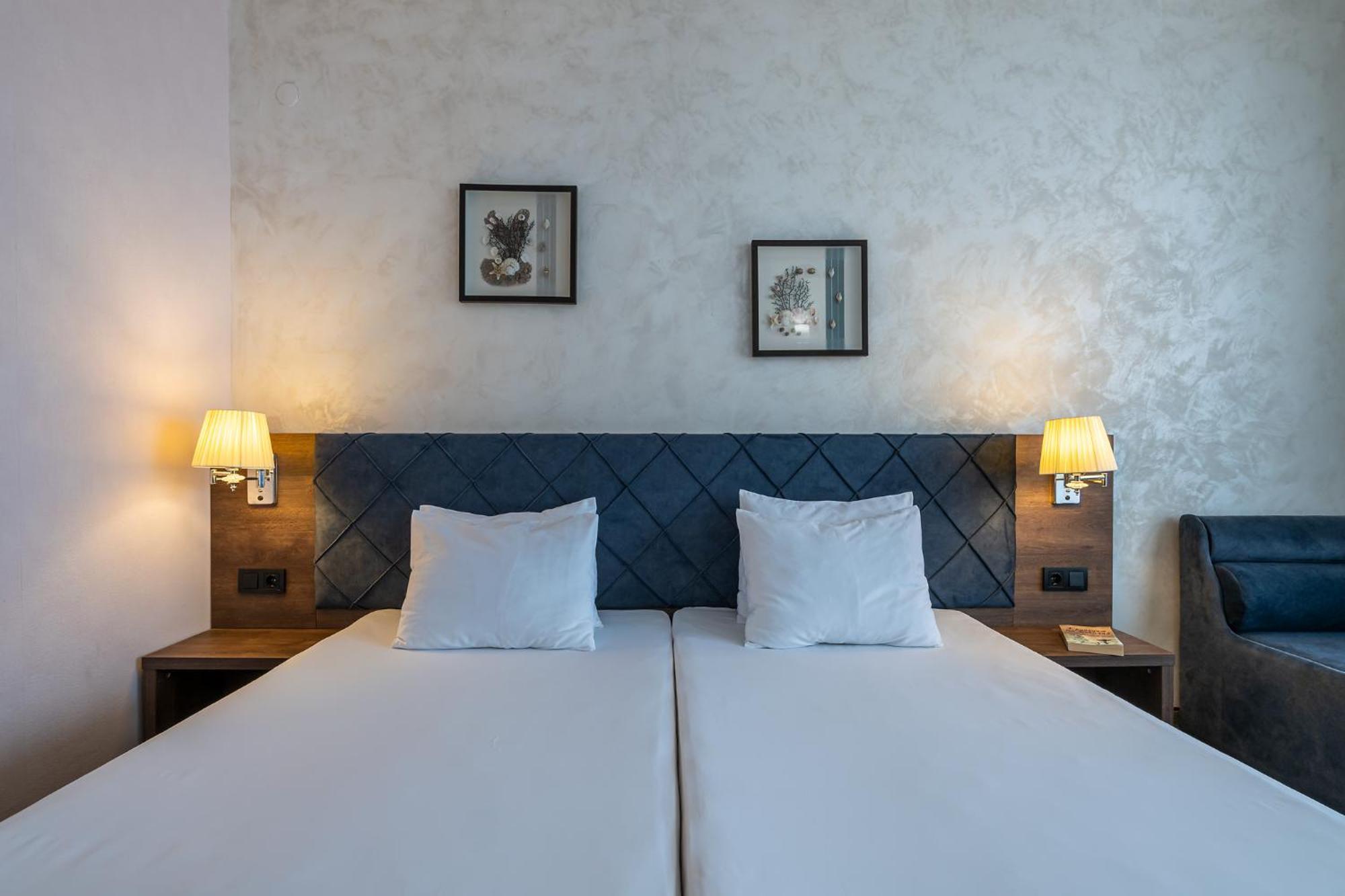 Flamingo Beach Hotel 써니비치 외부 사진