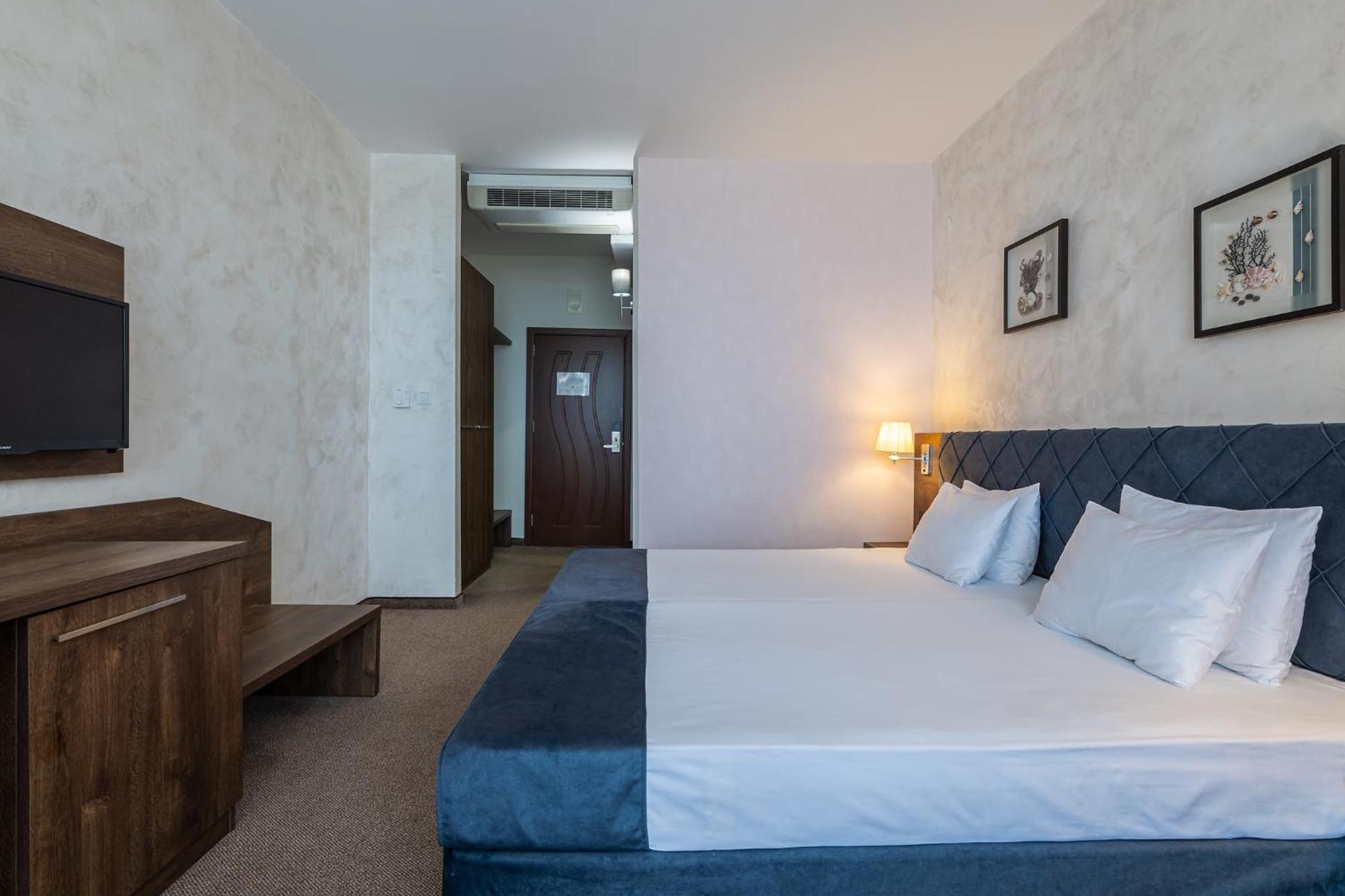 Flamingo Beach Hotel 써니비치 외부 사진